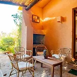 Villa Averla-costa Paradiso, Con Giardino Vista Graniti E Mare *