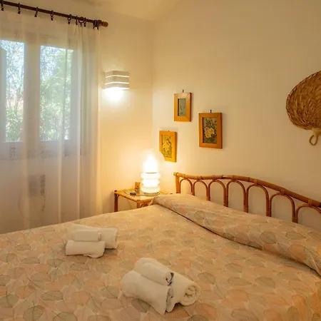 Averla-costa Paradiso, Con Giardino Vista Graniti E Mare Villa