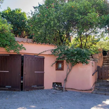 Villa Averla-costa Paradiso, Con Giardino Vista Graniti E Mare